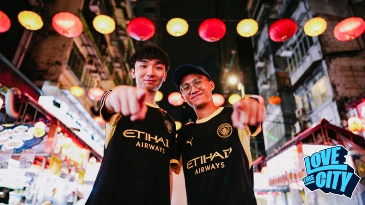 曼城采访中国香港球迷：看着球队倾尽全力，真能让我的心情好起来