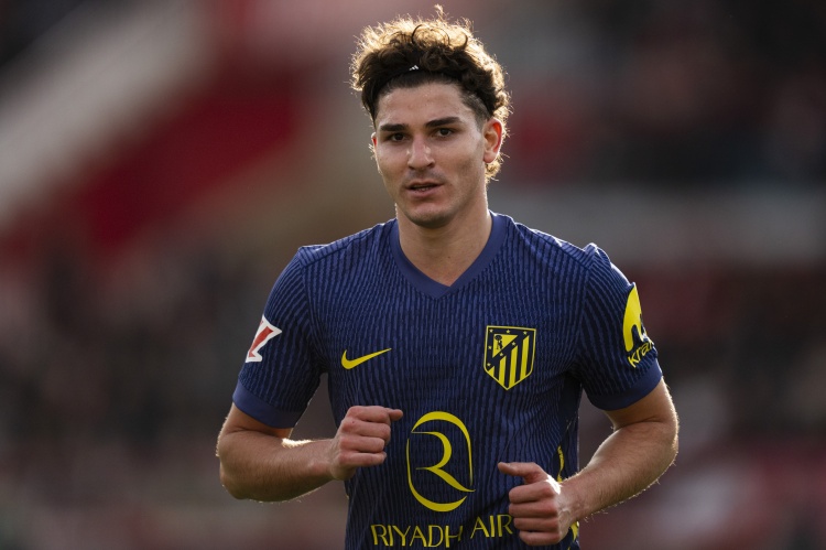 世体：阿尔瓦雷斯满心愤懑，今日将与西蒙尼面谈，请求放自己离队