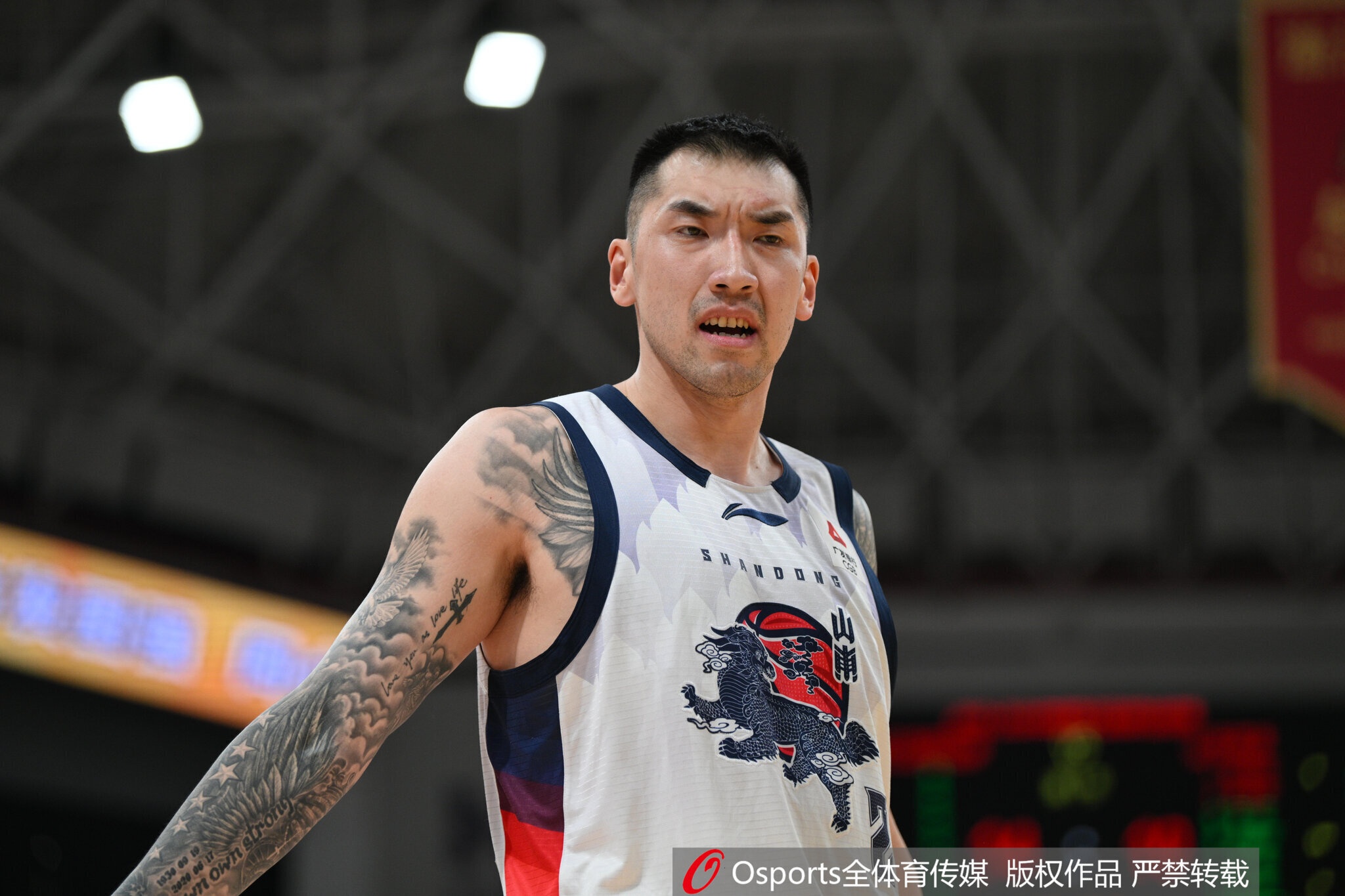 鲁媒：山东高速男篮全队已经抵达滨州 将于明天下午进行热身赛